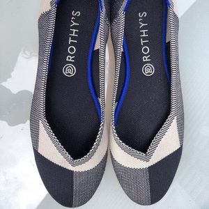 Rothys Black Captoe Size 12